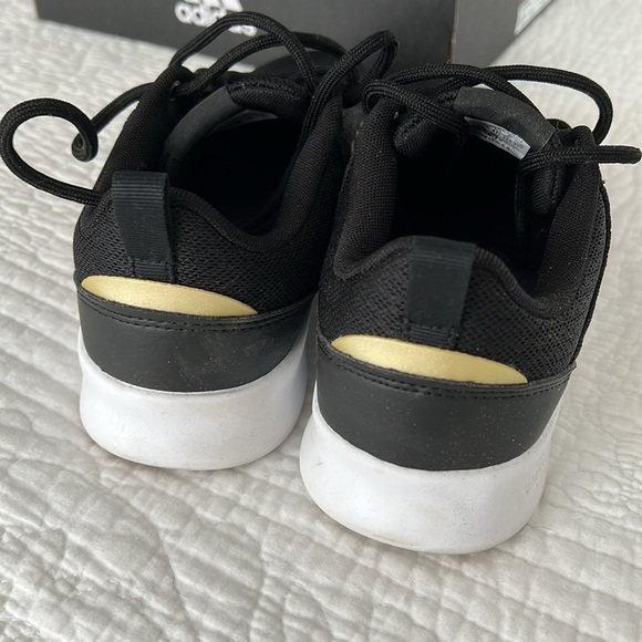Adidas QT Racer 2.0 Black and Gold Size 9 - Picture 2 of 8